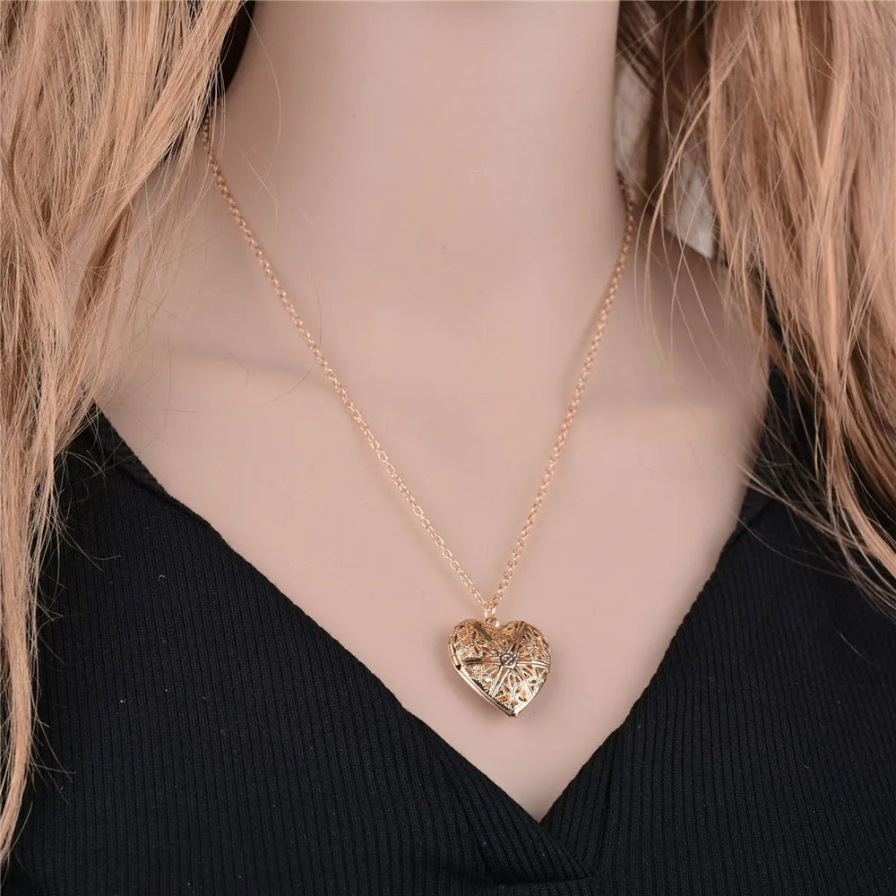 Heart-shaped Photo Frame Pendant Necklace Charm Openable Locket