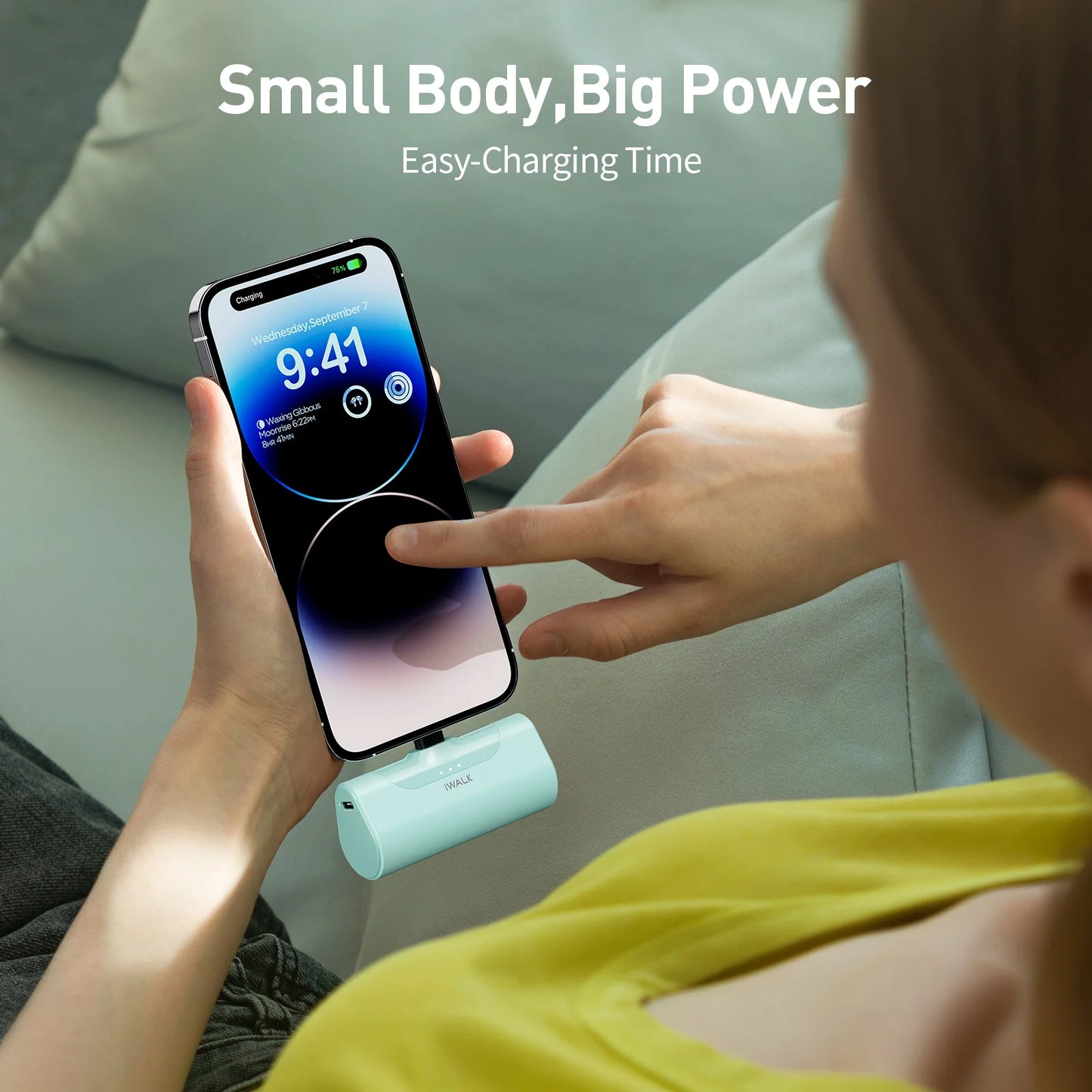 IWALK Pocket power bank mini portable capsule, digital display cute mobile 4500mAh, suitable for iPhone Lightning int